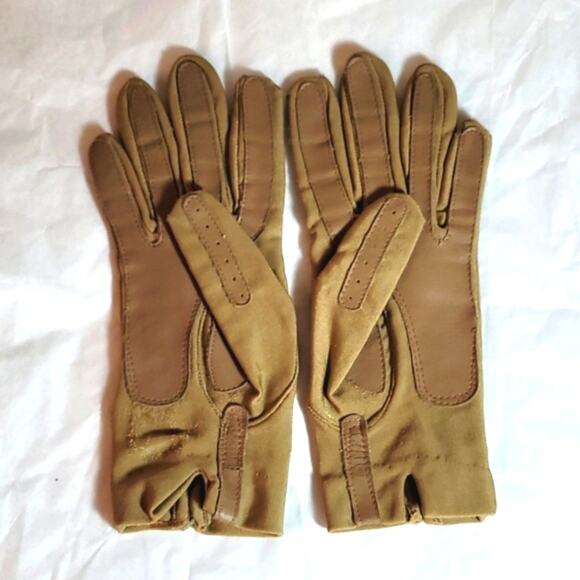 Vintage 70s-80s Isotoner Woman's Gloves One Size Tan Stretch Leather Accents - Picture 2 of 6